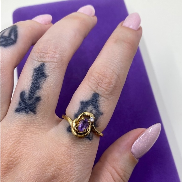 💛 Classic Gold Plated Purple & White CZ Ring - Picture 2 of 8
